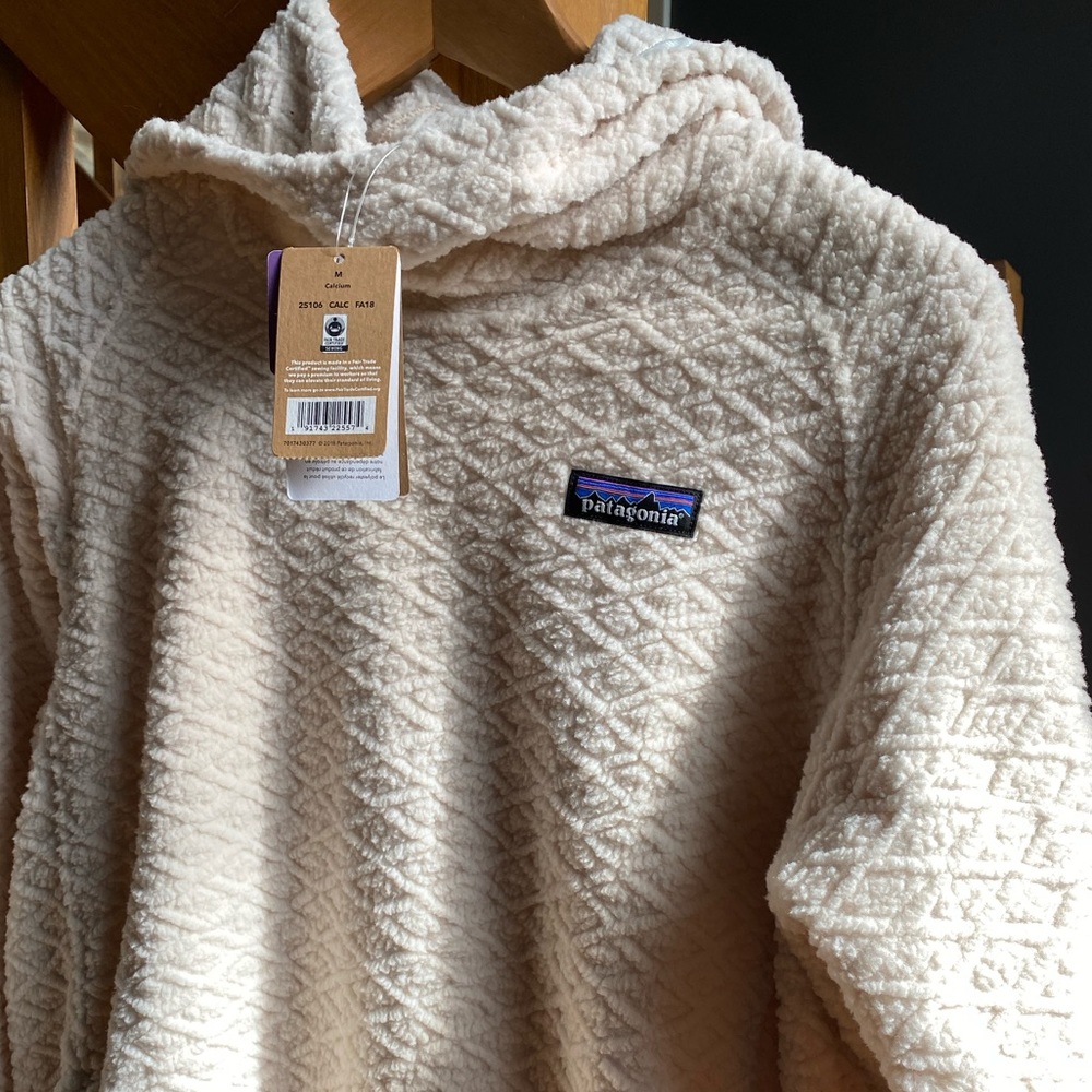Patagonia cozy cream fleece with pockets women medium great gift tags on